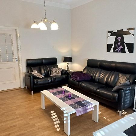Brautroeckchen Apartamento Bullay Exterior foto