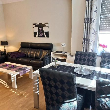 Brautroeckchen Apartamento Bullay Exterior foto