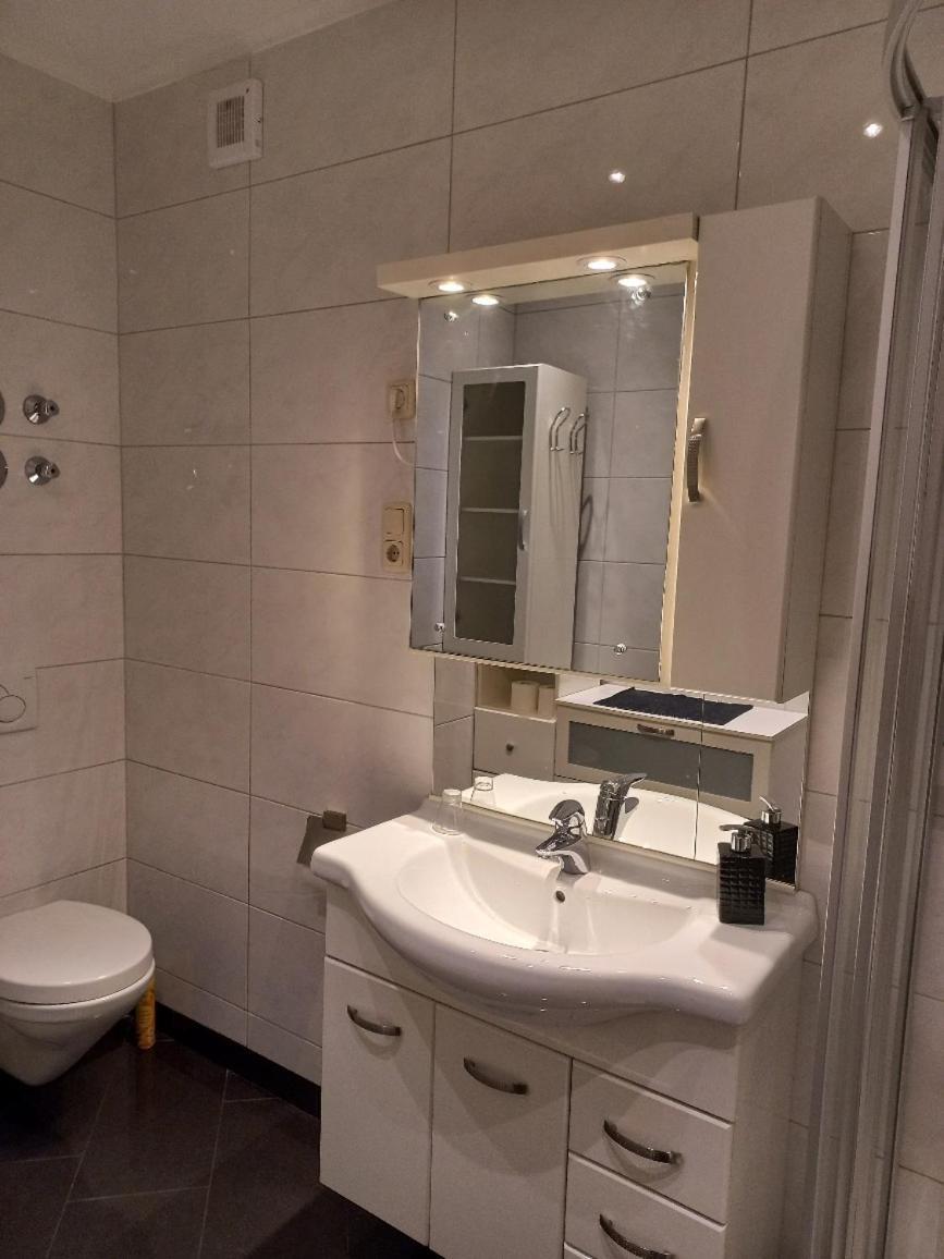 Brautroeckchen Apartamento Bullay Exterior foto