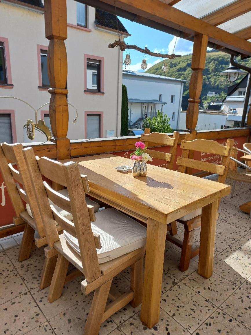 Brautroeckchen Apartamento Bullay Exterior foto